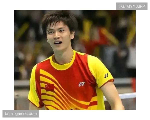 刷到鲍春来家里有私人管家和限量球鞋墙，赛场钢铁男孩和客厅精致脸同住一屋让我笑抽